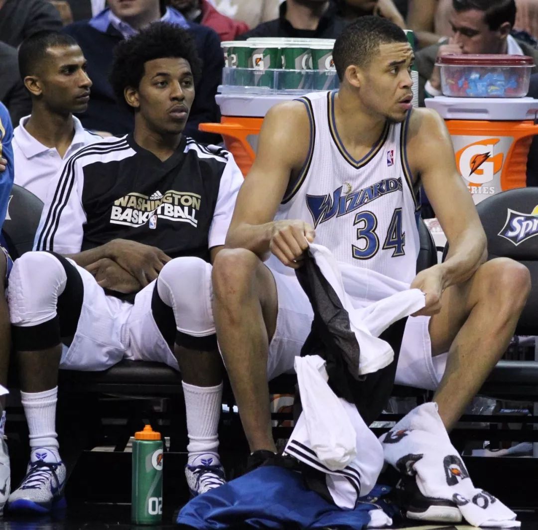 另两人小角 另两人小角